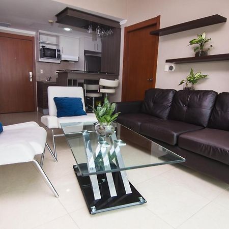 Riverfront I 1, Piso 4, Suite Vista Al Rio, Puerto Santa Ana, جواياكيل المظهر الخارجي الصورة