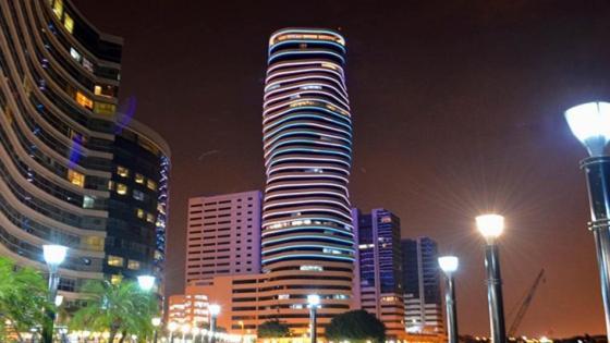 Riverfront I 1, Piso 4, Suite Vista Al Rio, Puerto Santa Ana, جواياكيل المظهر الخارجي الصورة