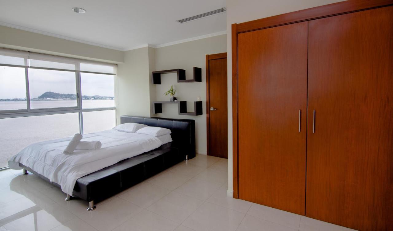 Riverfront I 1, Piso 4, Suite Vista Al Rio, Puerto Santa Ana, جواياكيل المظهر الخارجي الصورة